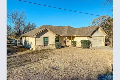 1306 Laredo Drive, Granbury, TX 76048 - Photo 4