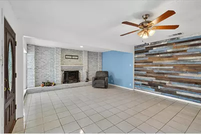 2422 Lakeshore Drive, Grand Prairie, TX 75051 - Photo 6