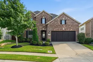 7452 Reverchon Dr, Irving, TX 75063 - Photo 1