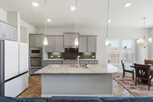 7452 Reverchon Dr, Irving, TX 75063 - Photo 14
