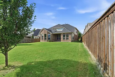 7452 Reverchon Drive, Irving, TX 75063 - Photo 34