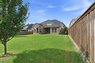 7452 Reverchon Dr, Irving, TX 75063 - Photo 34