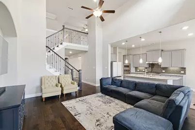 7452 Reverchon Drive, Irving, TX 75063 - Photo 20