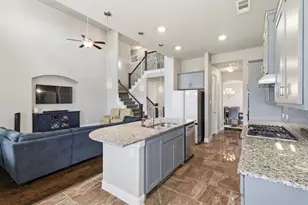 7452 Reverchon Dr, Irving, TX 75063 - Photo 10