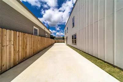 1426 Evans Avenue, Fort Worth, TX 76104 - Photo 28
