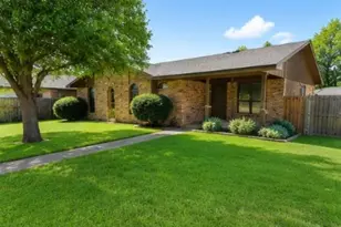 2117 Wellington Dr, Grand Prairie, TX 75051 - Photo 1
