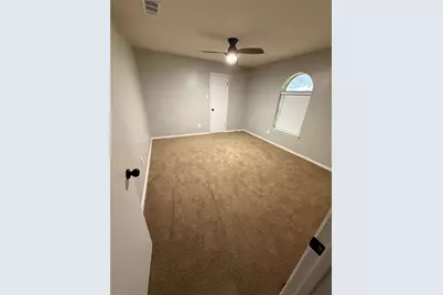 2117 Wellington Drive, Grand Prairie, TX 75051 - Photo 12