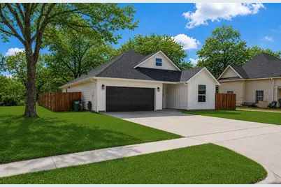 1314 E Pecan Street, Gainesville, TX 76240 - Photo 2