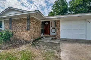 822 Milky Way, Garland, TX 75040 - Photo 4