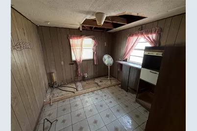 277 S Avenue L, Crawford, TX 76638 - Photo 20
