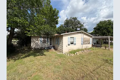 277 S Avenue L, Crawford, TX 76638 - Photo 1