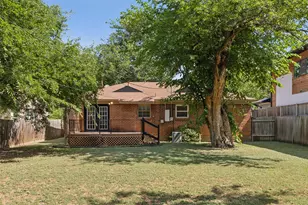 3884 Van Ness Ln, Dallas, TX 75220 - Photo 10