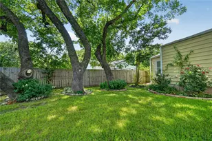 712 Edgefield Dr, Garland, TX 75040 - Photo 18