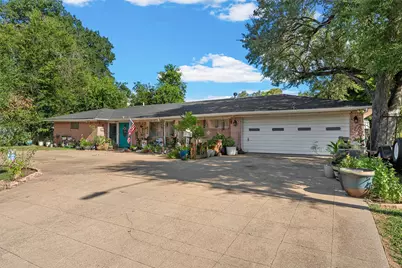 204 Oakland Place, Marlin, TX 76661 - Photo 2