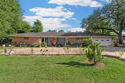 204 Oakland Place, Marlin, TX 76661 - Photo 1