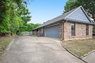 1905 Wedgewood Dr, Grand Prairie, TX 75050 - Photo 24