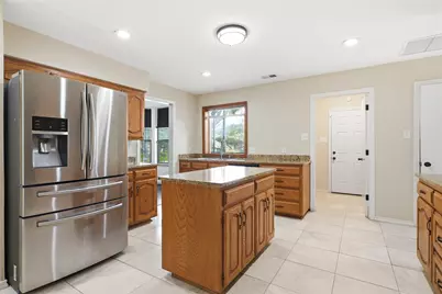 1905 Wedgewood Drive, Grand Prairie, TX 75050 - Photo 10