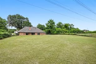 1905 Wedgewood Dr, Grand Prairie, TX 75050 - Photo 26