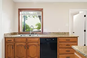 1905 Wedgewood Dr, Grand Prairie, TX 75050 - Photo 12