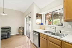 919 Boxwood Dr, Lewisville, TX 75067 - Photo 8