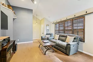 919 Boxwood Dr, Lewisville, TX 75067 - Photo 2