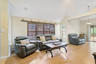 919 Boxwood Dr, Lewisville, TX 75067 - Photo 4