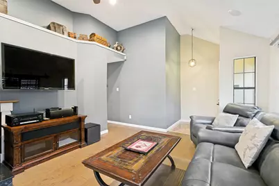 919 Boxwood Drive, Lewisville, TX 75067 - Photo 6