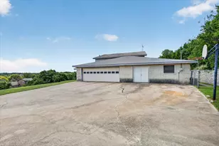 108 Lake Cir Ct, Weatherford, TX 76087 - Photo 8