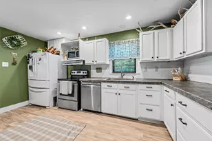 704 S Marable St, West, TX 76691 - Photo 8