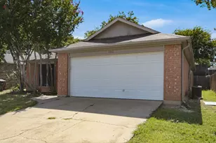 6317 Rockhaven Dr, Fort Worth, TX 76179 - Photo 2