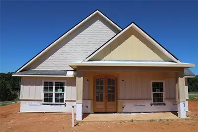 111 W Cupit Way, Gladewater, TX 75647 - Photo 2
