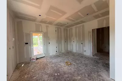 111 W Cupit Way, Gladewater, TX 75647 - Photo 10