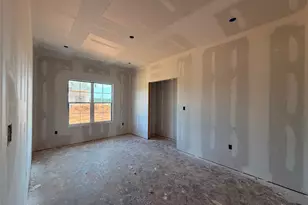 111 W Cupit Way, Gladewater, TX 75647 - Photo 12