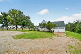 4697 Holbrook Rd, Springtown, TX 76082 - Photo 26