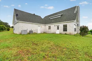4697 Holbrook Rd, Springtown, TX 76082 - Photo 28