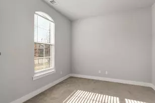584 Meandering Ln, Frisco, TX 75033 - Photo 4
