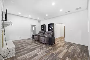 490 Spruce Dr, Highland Village, TX 75077 - Photo 6