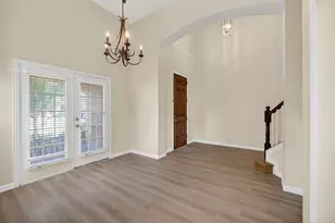 2616 Cove Dr, Grand Prairie, TX 75054 - Photo 2