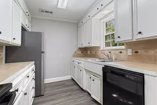 2228 Aberdeen Dr, Tyler, TX 75703 - Photo 2