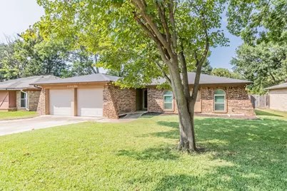 2013 Memphis Drive, Bedford, TX 76022 - Photo 2