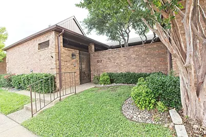 3217 Squireswood Drive, Carrollton, TX 75006 - Photo 2