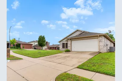 5201 Royal Birkdale Drive, Fort Worth, TX 76135 - Photo 4