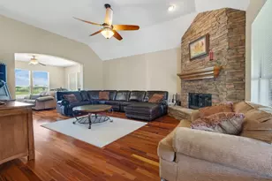 327 Lakeside Dr, Shady Shores, TX 76208 - Photo 12