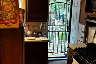 1018 E Woodin Blvd, Dallas, TX 75216 - Photo 6