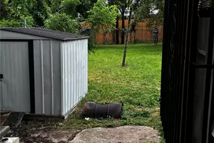 1018 E Woodin Blvd, Dallas, TX 75216 - Photo 10