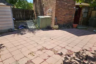 2760 Patricia Ln, Garland, TX 75041 - Photo 12
