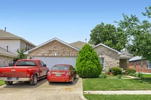 903 Hems Ln, Arlington, TX 76001 - Photo 2