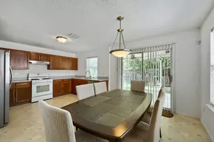 903 Hems Ln, Arlington, TX 76001 - Photo 10