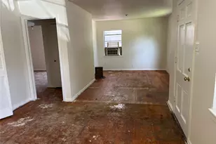 3423 Texas Dr, Dallas, TX 75211 - Photo 2