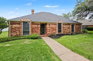 3413 Hightrail Ln, Garland, TX 75043 - Photo 2